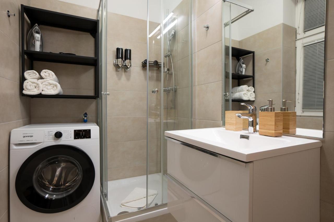 Stylish Central 1-Bedroom Apartment With A Terrace Vienna Luaran gambar
